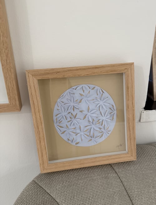 20x20cm, 3D papercut, indrammet 