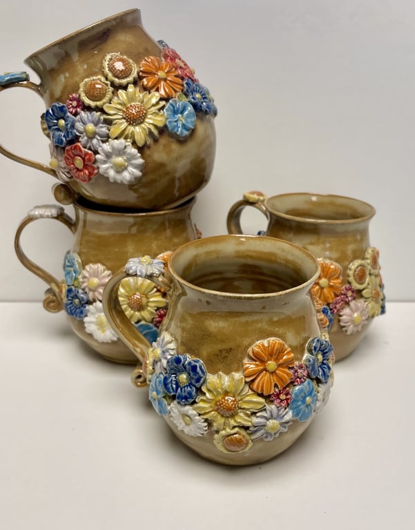 Keramik Krus - med blomster, brun