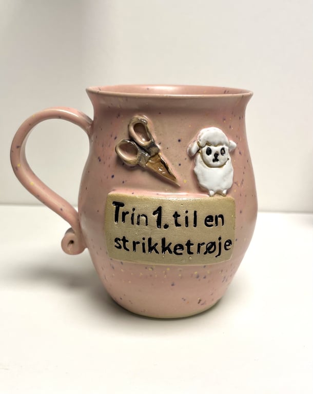 Keramik krus med tekst - Trin 1. til en strikketrøje billede 2