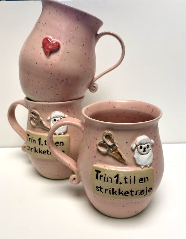 Keramik krus med tekst - Trin 1. til en strikketrøje billede 3