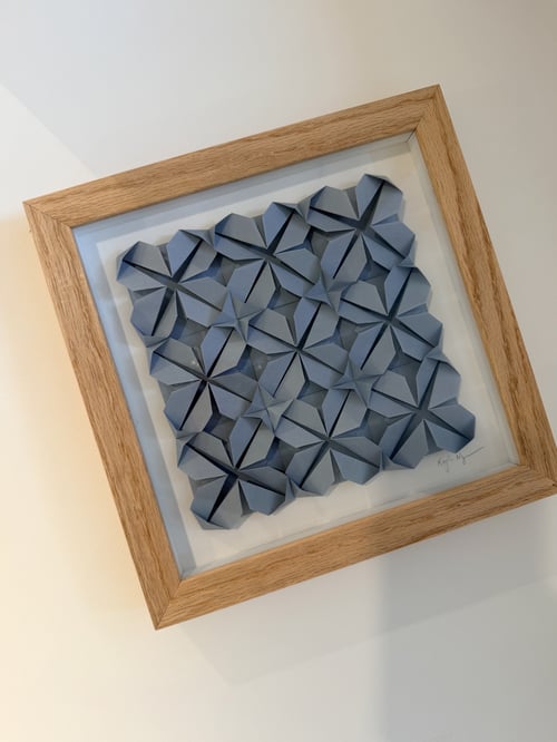 20x20cm, foldet værk, dueblå, indrammet  (2)