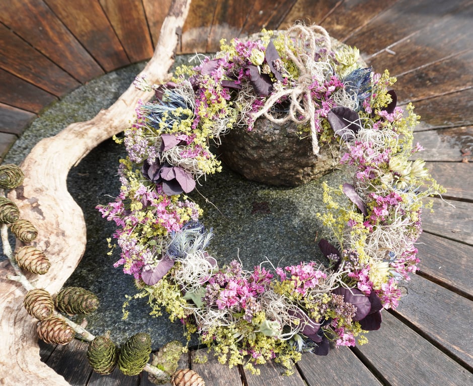 Gør-det-selv-pakke. Tørret krans i pink og gule farver 