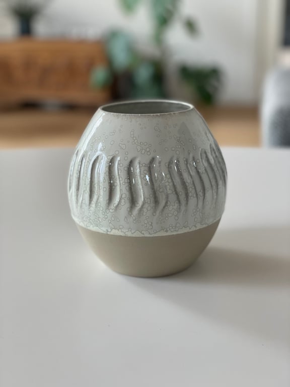 Rund vase, cremehvid 