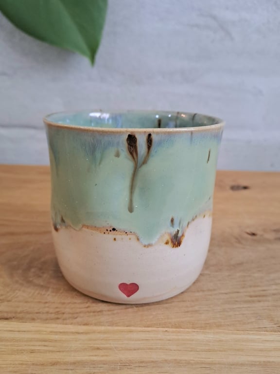 Oneheart bumle koppen kan indeholde 300 ml.