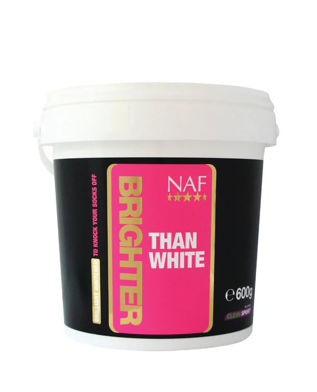 Plastikkspand med mærket "NAF Brighter Than White" hvidt pudder til rengøring, 600 gram.