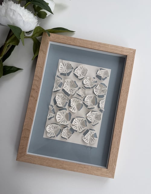 A4, 3D papercut, dueblå, indrammet  (1)
