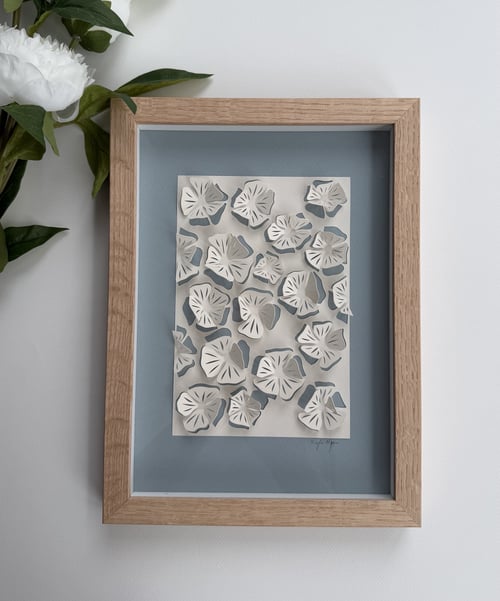 A4, 3D papercut, dueblå, indrammet  (2)