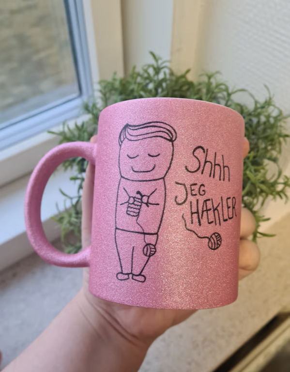 Krus: shhh jeg hækler (kort hår)  billede 3