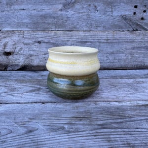 Bølge kop gul/ grøn glasur – produktbillede
