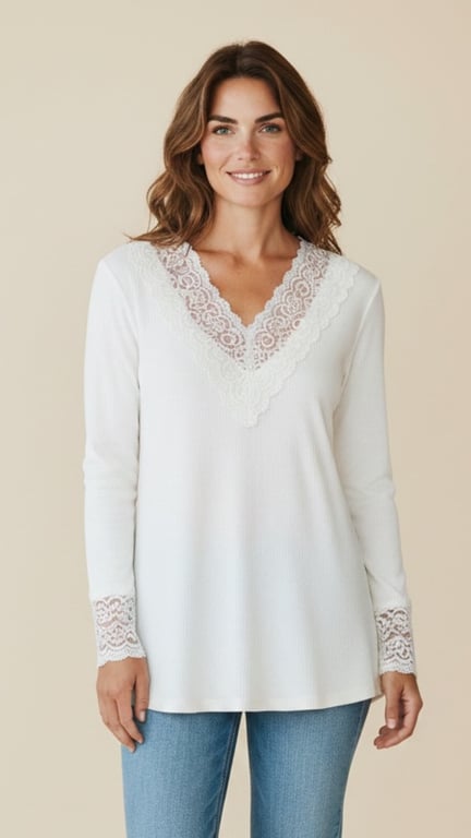 Solveig Viscose blouse. Creme w blonde. Onesize 36-46.