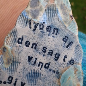 Poetisk vægophæng – produktbillede