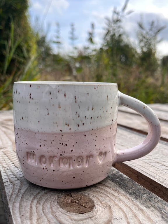 Lyserød mormor kop. 340 ml. H: 8 cm