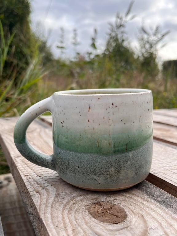 Grøn kop. 380 ml. H: 8 cm billede 2