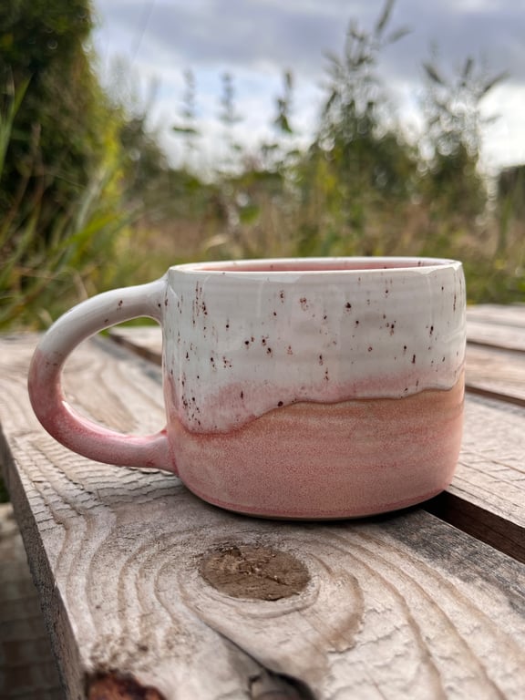Pink/hvid  kop. 320 ml. H: 7 cm billede 2