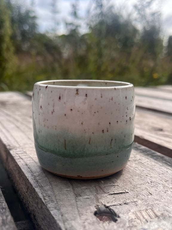 Grøn espresso kop. 110 ml. H: 5,5 cm