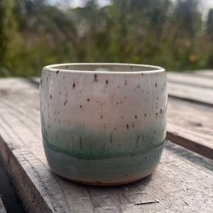Grøn espresso kop. 110 ml. H: 5,5 cm – produktbillede