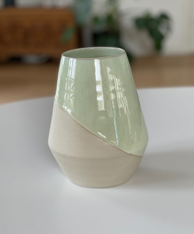 Hånddrejet keramik vase, pebermynte - 17 cm billede 2