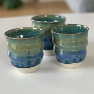 Cortado kop, spiral, havblå/lysgrøn – produktbillede