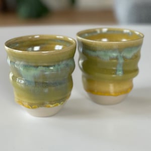 Cortado kop, spiraldrejet - gul/grøn – produktbillede