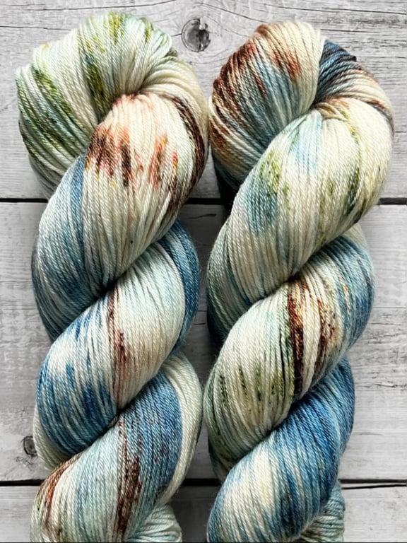 Garn: Håndfarvet fra M-L Sjøgren - Merino Bamboo