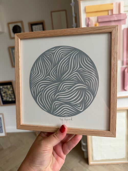 20x20cm, papercut, dueblå, indrammet 