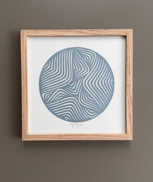 20x20cm, papercut, mørk dueblå, indrammet 