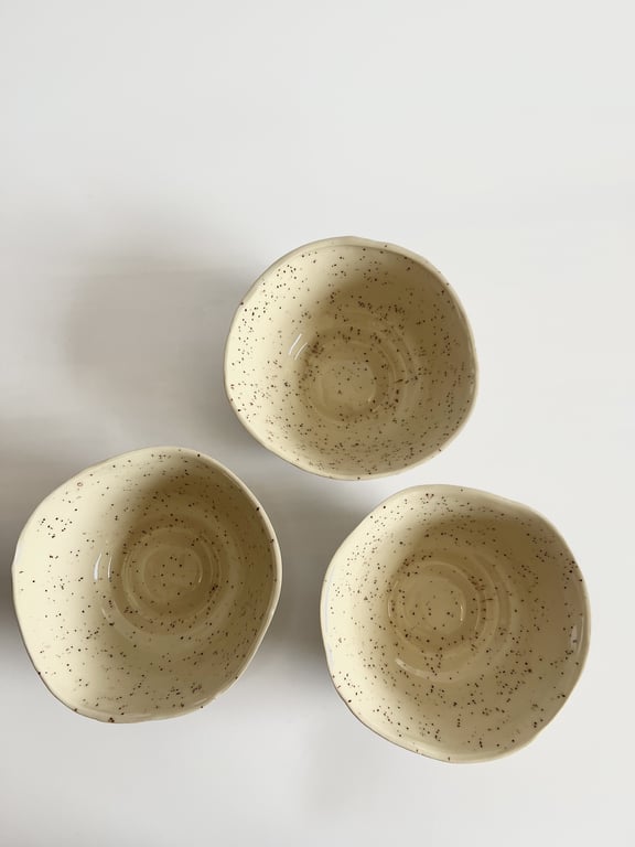 Skål - Beige prikket billede 3