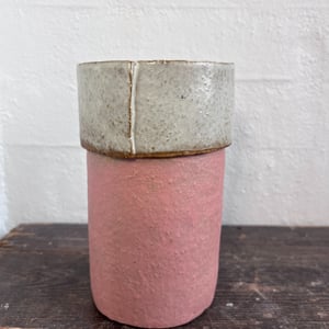 Vase med overlap, lyserød/sand , lille – produktbillede