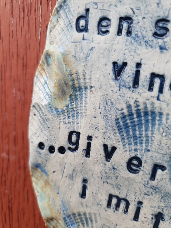lyden af blide bølgeskvulp...Poetisk og fredfyldt ophæng billede 3