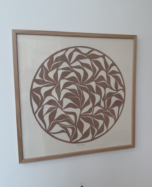 40x40cm, papercut, nougat-beige, indrammet 