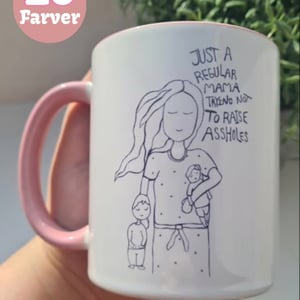 Krus: just a regular mama – produktbillede