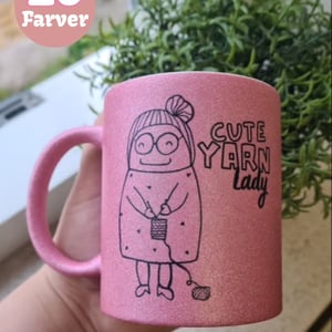 Krus: Cute Yarn Lady – produktbillede