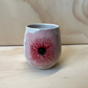 Kop med sommerblomst  – produktbillede