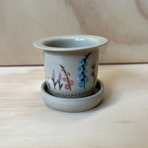 Te-æg med underskål - Flora-design  – produktbillede