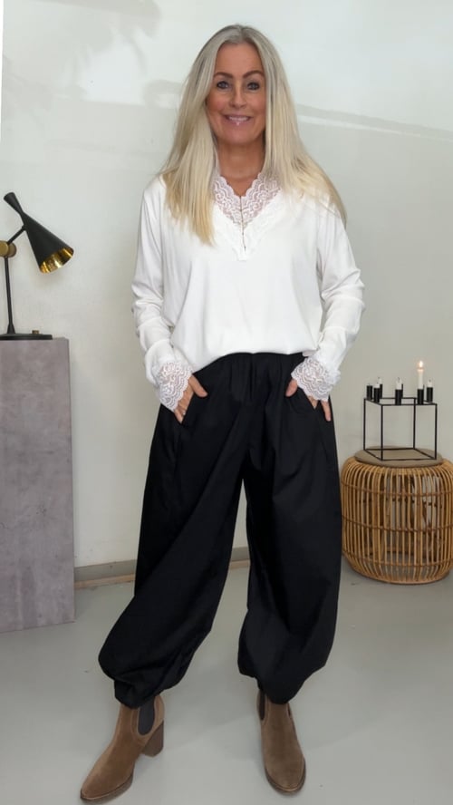 Ida cotton pants, Black. Onesize 36-44. (2)