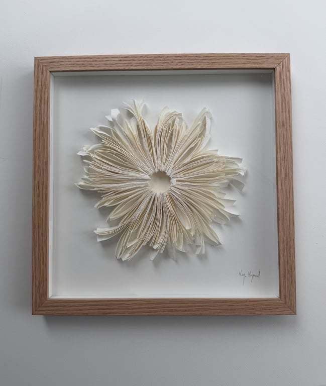 30x30cm. relief, indrammet 