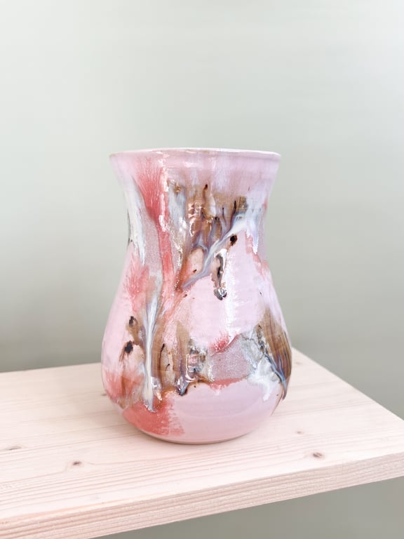 Rosa twist vase