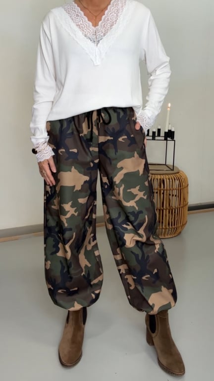 Caroline pants, Army Camouflage. Onesize 36-44.