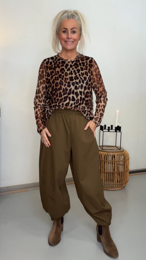 Ditte pants, Mocca. Onesize 36-46. (2)