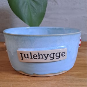 Julehygge skålen er 14 cm i diameter og 7 cm høj  – produktbillede