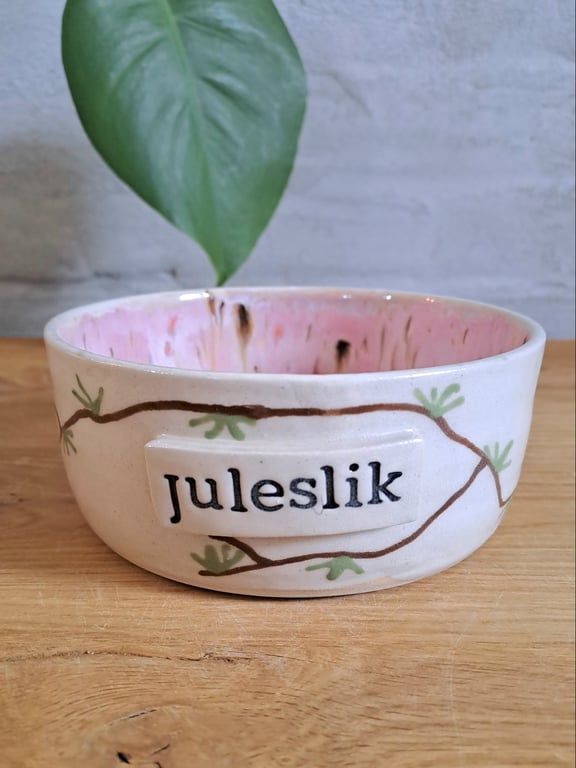 Juleslik skålen er 13,5 cm i diameter og 6 cm høj