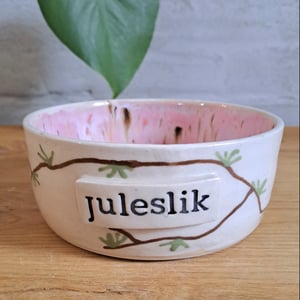 Juleslik skålen er 13,5 cm i diameter og 6 cm høj – produktbillede