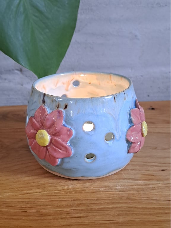 Fyrfadsstage med blomster billede 3