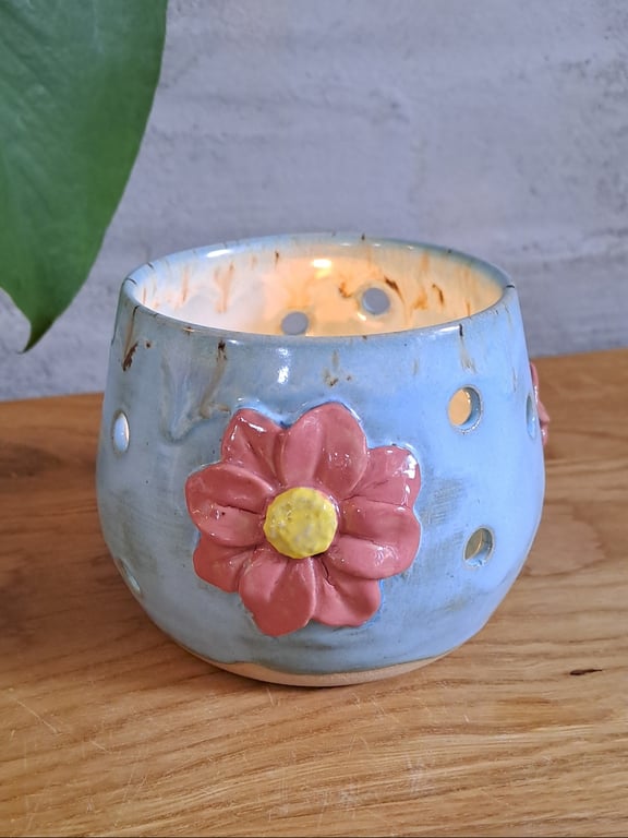Fyrfadsstage med blomster billede 3