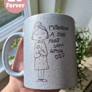 Krus: motherhood a story about coffee getting cold – produktbillede