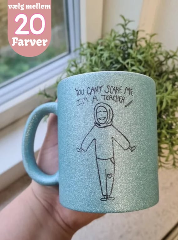 Krus: you cant scare me im a teacher (med tørklæde)