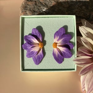 Lilla blomster stikker – produktbillede