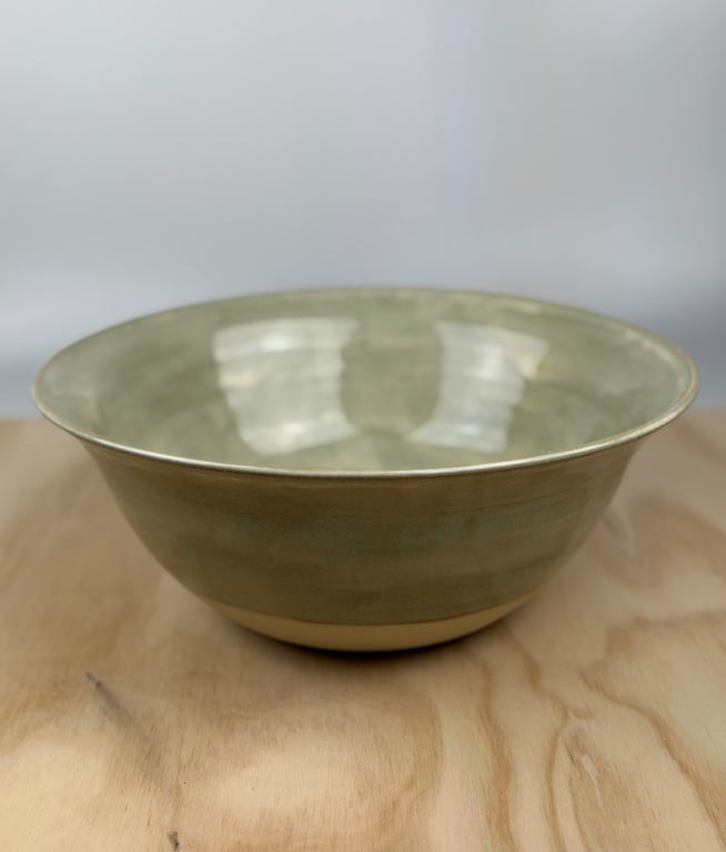 Stor skål i støvet grøn - diameter 27 cm