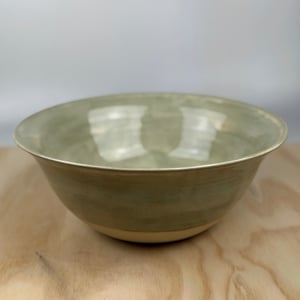 Stor skål i støvet grøn - diameter 27 cm – produktbillede