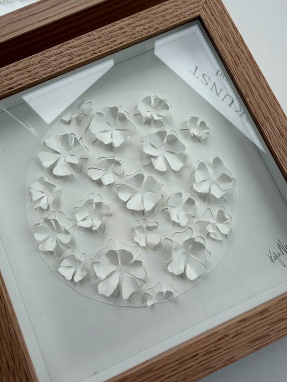 20x20cm, 3D papercut, hvid, indrammet  billede 4